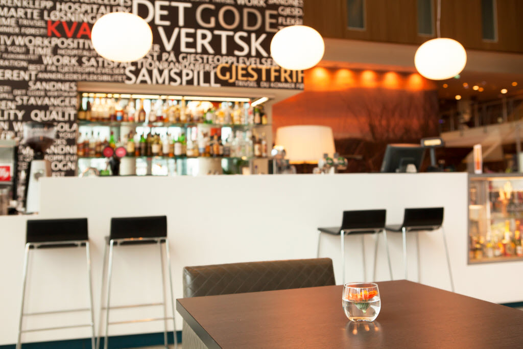 Copyright: Tord-Erik Andresen Bardisk i lobby, Scandic Stavanger Airport